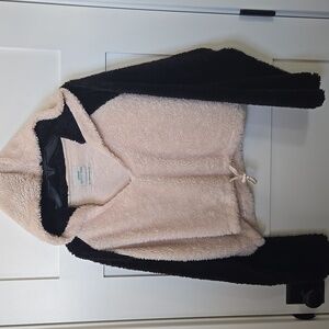 Urban Outfitters Womens Super Soft Pullover Medium Black And Cream